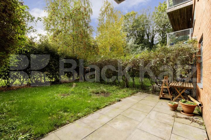 large 1 bedroom property with garden within a secure new build in Hornsey  Clarendon Road, Hornsey